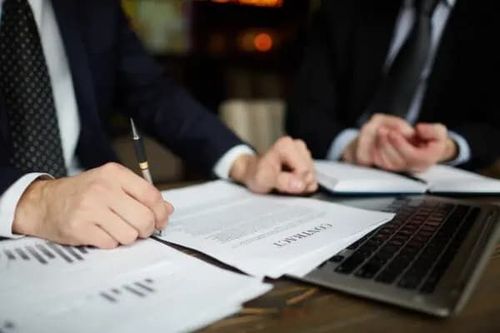 Visa type V administrative or judicial procedures